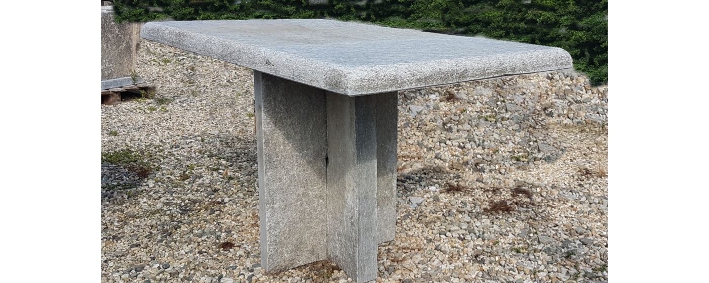 Tavolo rettandolare in pietra di Luserna